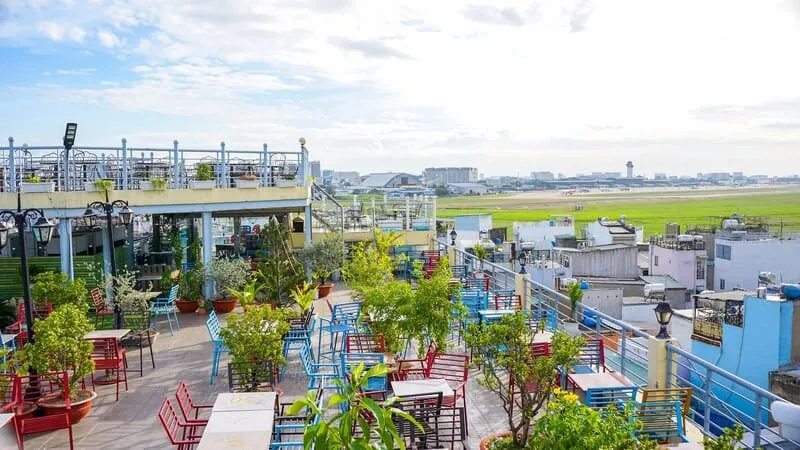 6 quán rooftop Gò Vấp với view ngắm máy bay cực ấn tượng