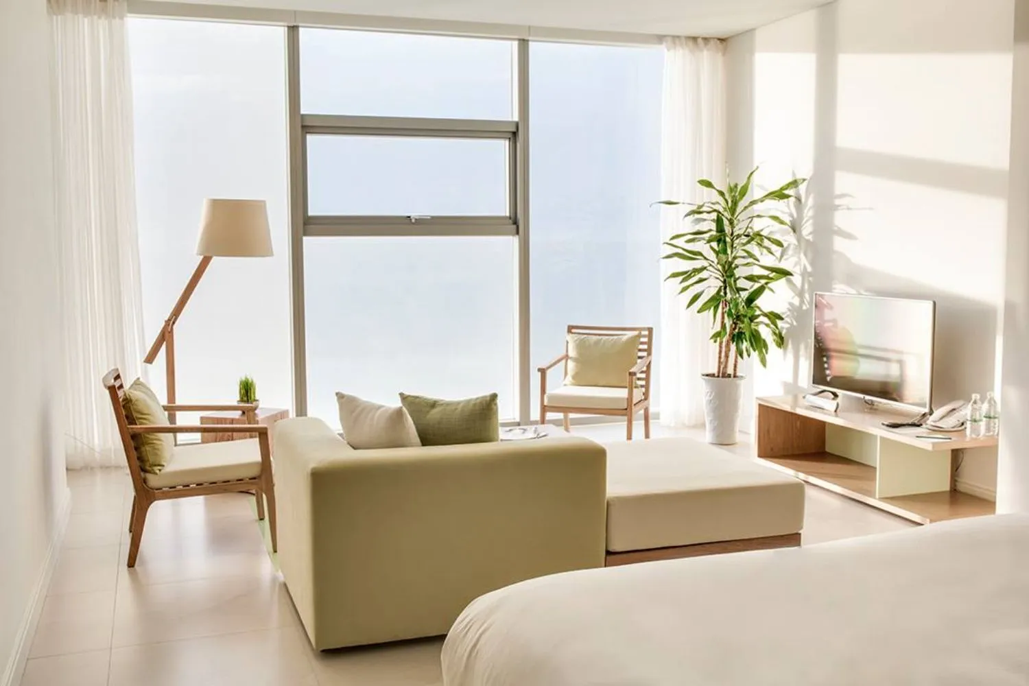 Abogo Fusion Suite BeachFront Da Nang khu nghỉ dưỡng 3 sao tại thành phố biển