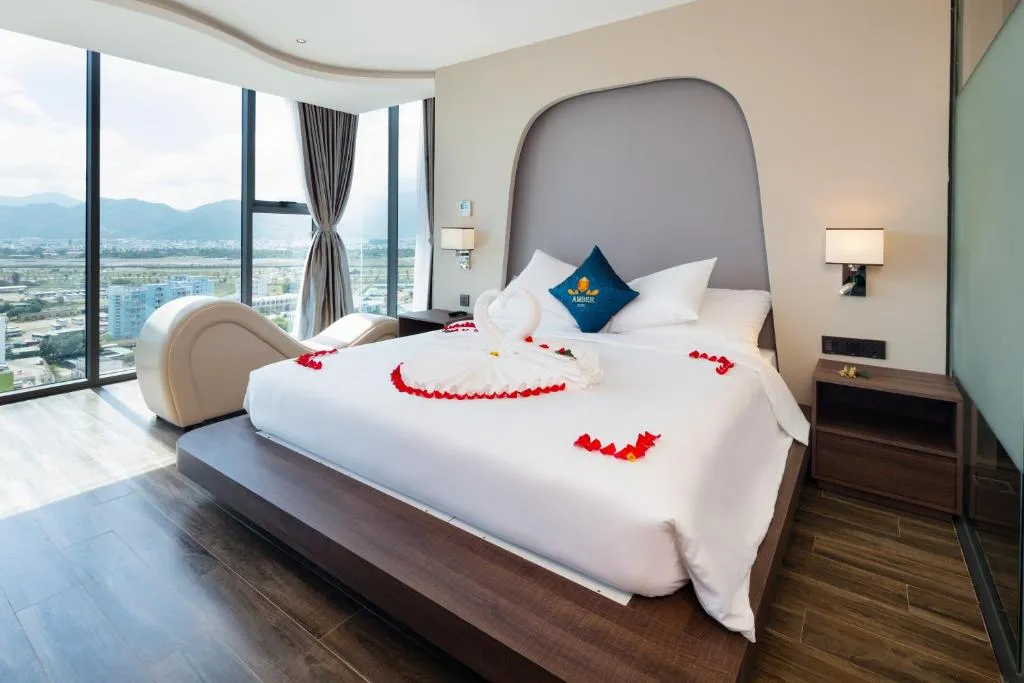 Amber Hotel Nha Trang – Khách sạn 3 sao mọc giữa lòng phố Tây Nha Trang