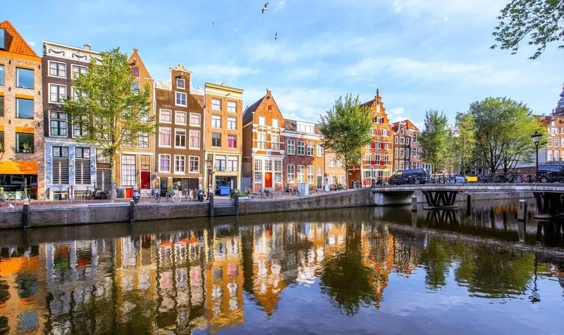 Amsterdam Hà Lan, thành phố cổ kính với vẻ đẹp trữ tình