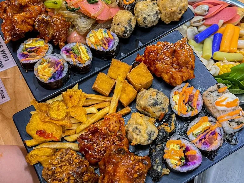 Ăn sập quán với 5+ địa điểm Buffet Tokbokki cực ngon tại Sài Gòn