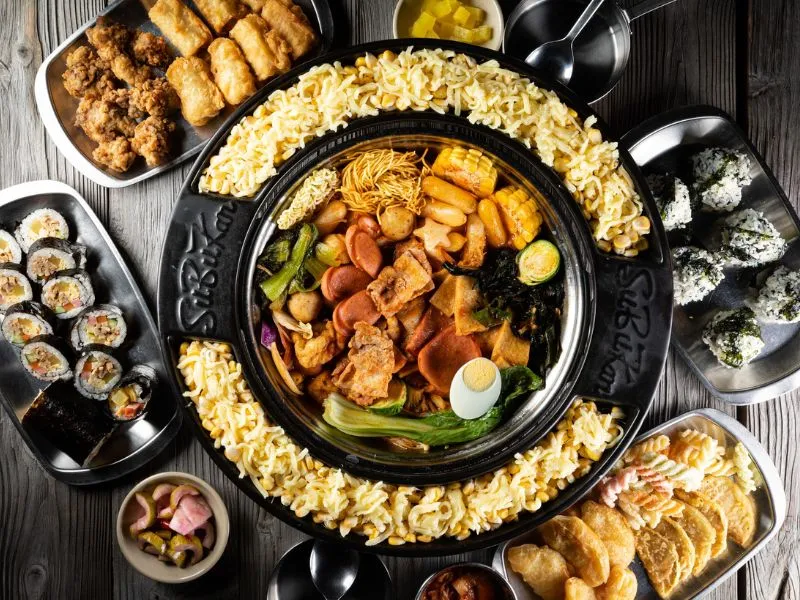 Ăn sập quán với 5+ địa điểm Buffet Tokbokki cực ngon tại Sài Gòn