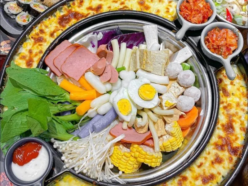 Ăn sập quán với 5+ địa điểm Buffet Tokbokki cực ngon tại Sài Gòn