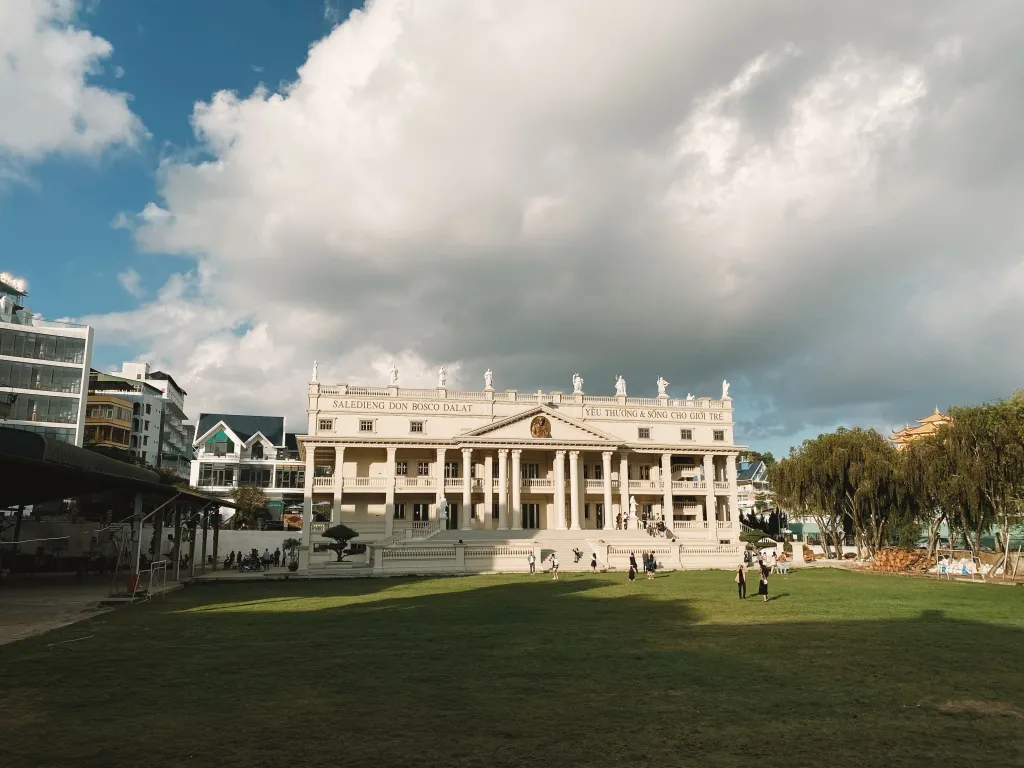 Ấn tượng khung cảnh nên thơ nơi Nhà mục vụ Don Bosco Đà Lạt