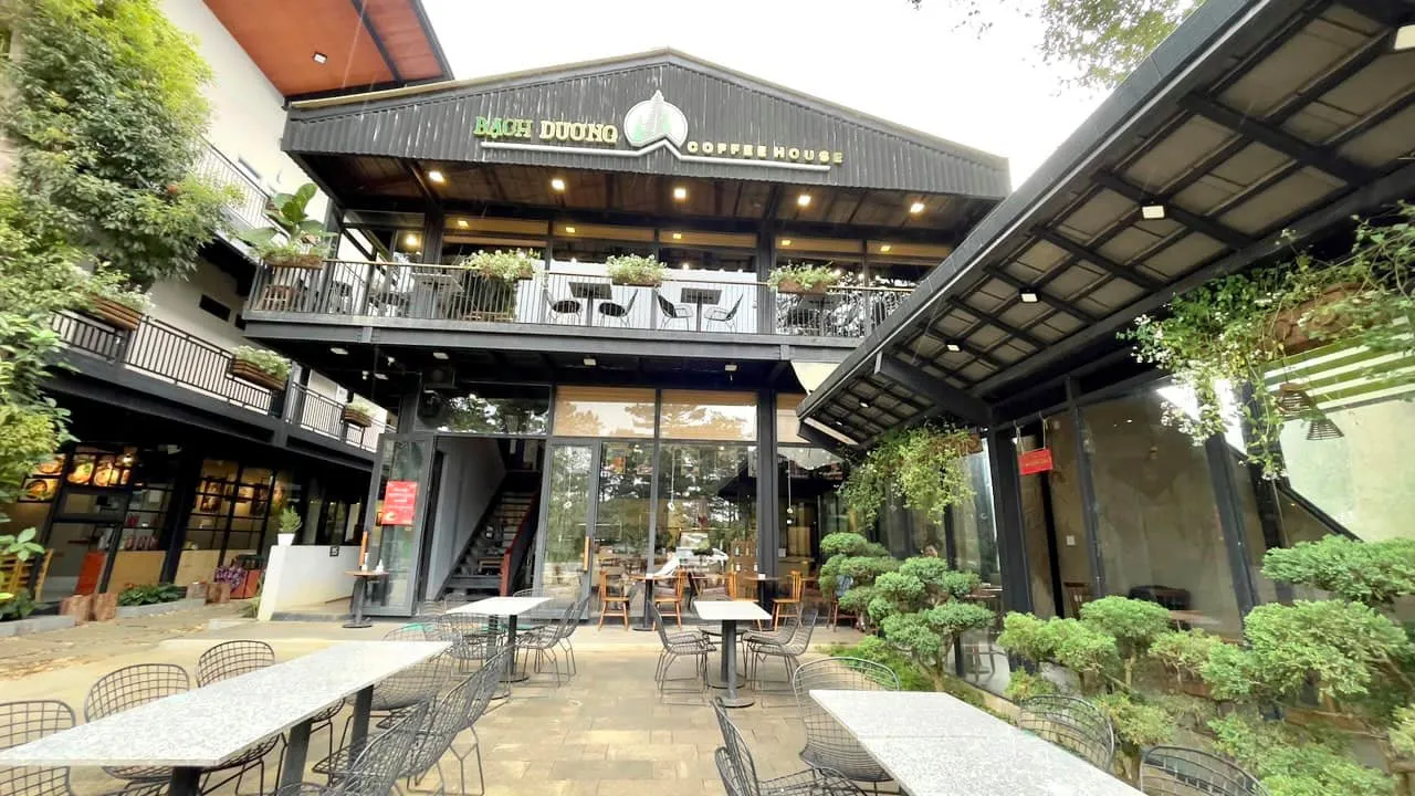 Bạch Dương Coffee Bistro ẩn hiện hòa mình chốn núi rừng Kon Tum