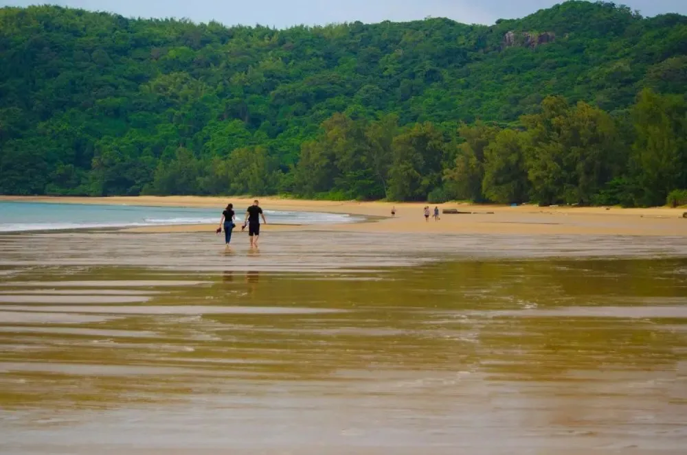 Bãi Biển Bí Ẩn (Secret Beach) Côn Đảo và bí mật chờ bạn khám phá