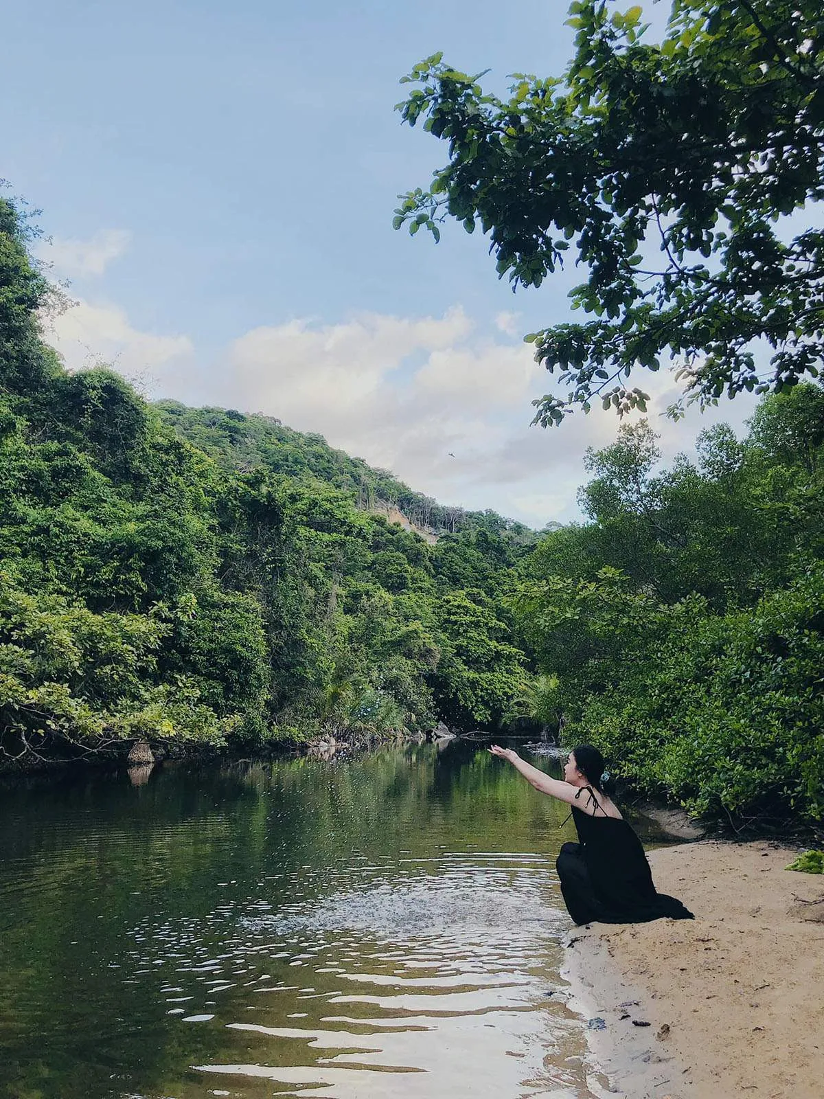 Bãi Biển Bí Ẩn (Secret Beach) Côn Đảo và bí mật chờ bạn khám phá