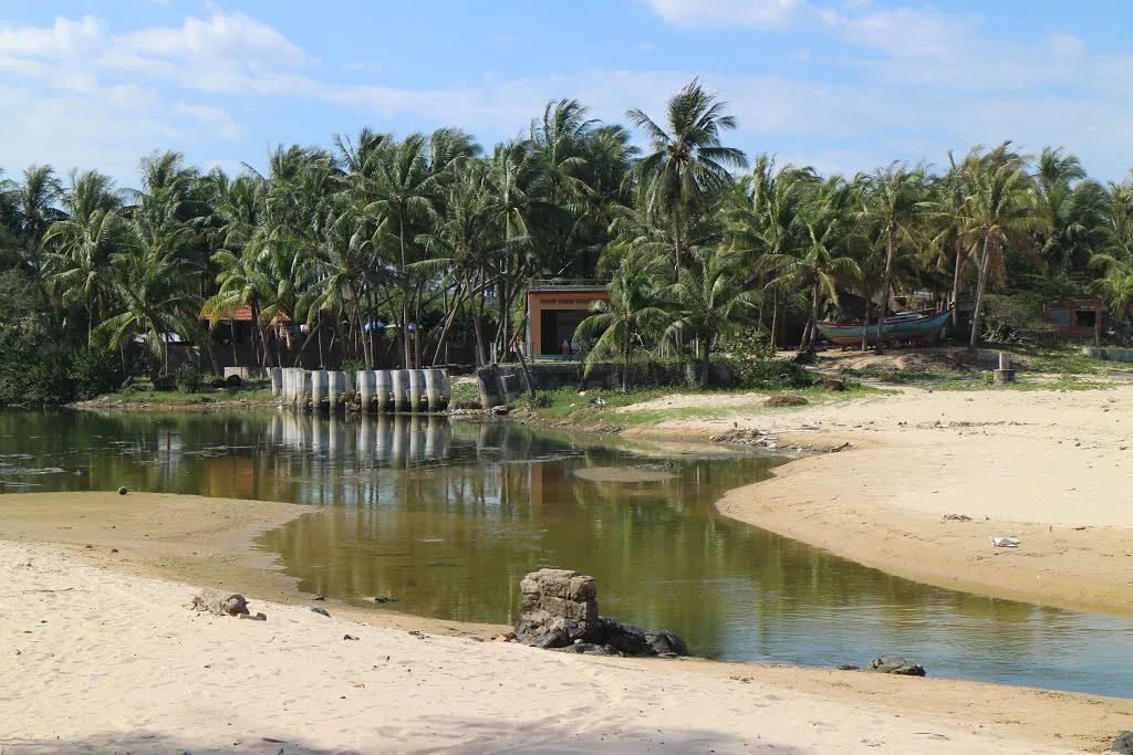 Bãi biển Long Thuỷ Phú Yên – Nét đẹp hoang sơ, thanh bình