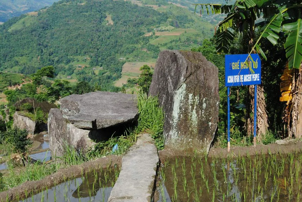 Bãi đá cổ Nấm Dẩn – Hà Giang và những giá trị lịch sử lâu đời