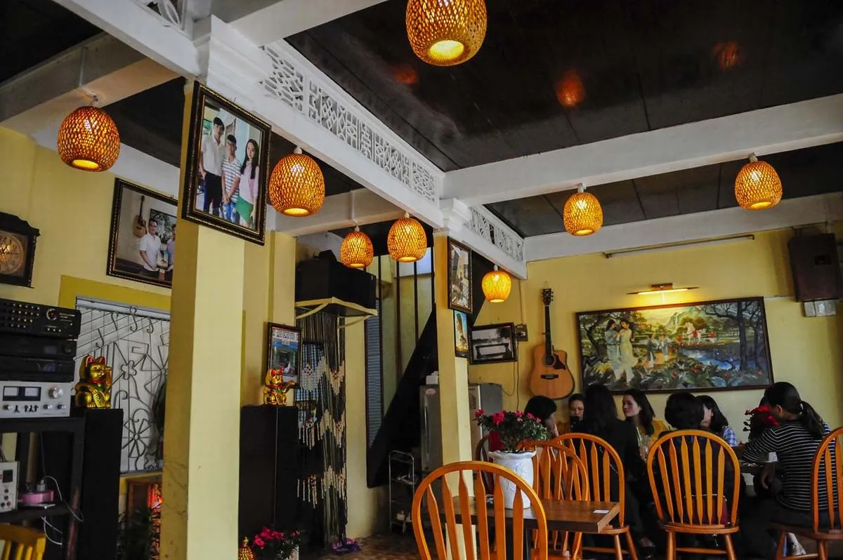 Bạn đã ghé qua quán cafe nổi tiếng phố cổ Bao Vinh Huế chưa?