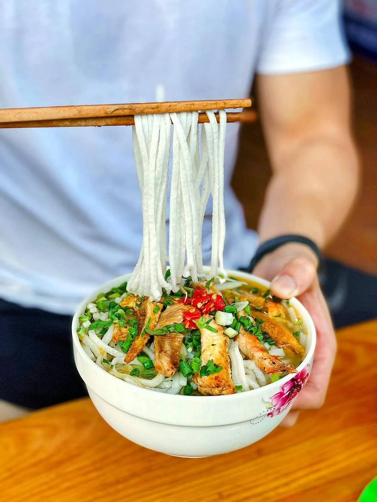 Bánh canh cá lóc Bà Triệu Huế – Món ngon khó cưỡng được tạo nên từ cái tâm và cái tình