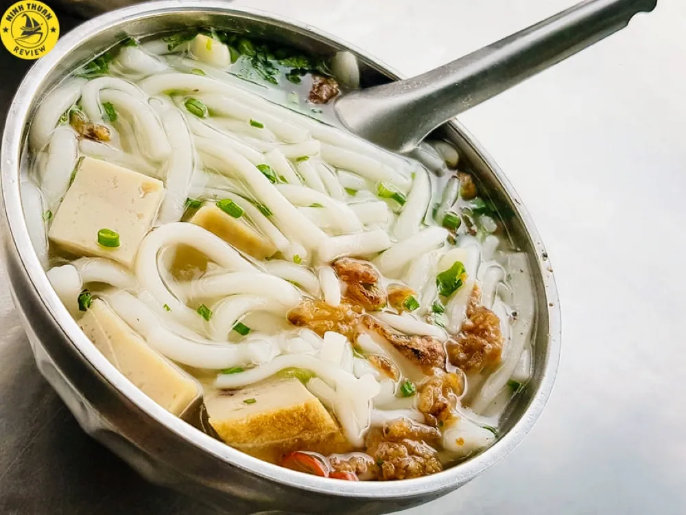 Bánh canh chả cá Phan Rang, món ăn nồng nàn hương vị biển