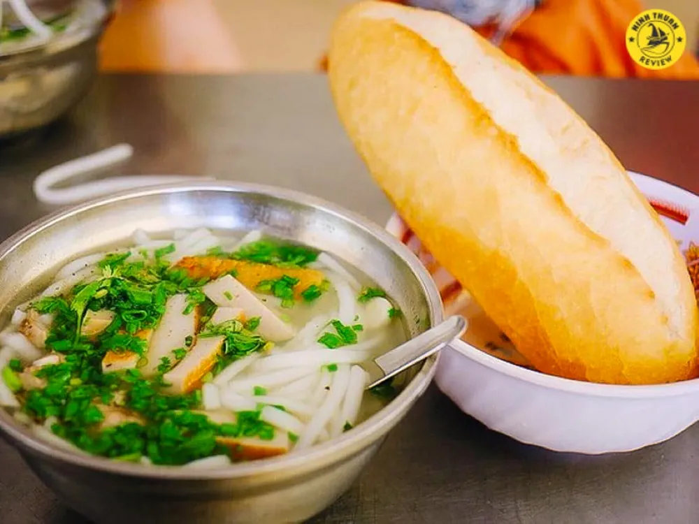 Bánh canh chả cá Phan Rang, món ăn nồng nàn hương vị biển