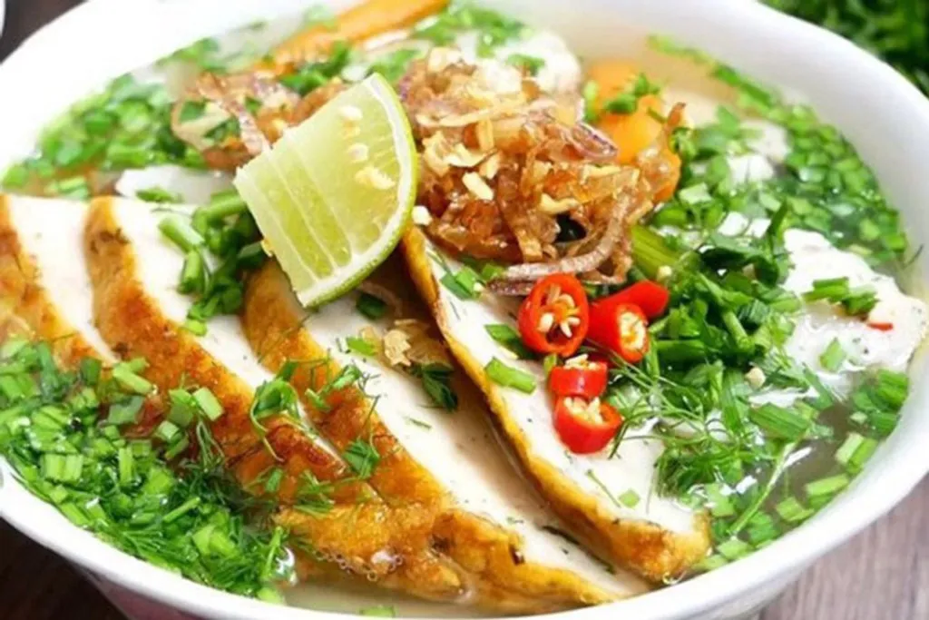 Bánh canh chả cá thu Hạnh – Quán ăn đặc sản Phú Quốc siêu hấp dẫn giá bình dân