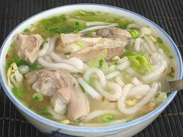 Bánh canh Hội An – Đặc sản phố cổ vạn người mê