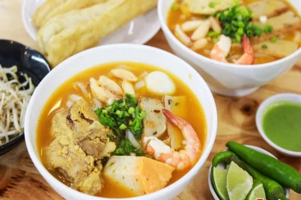 Bánh canh Hội An – Đặc sản phố cổ vạn người mê