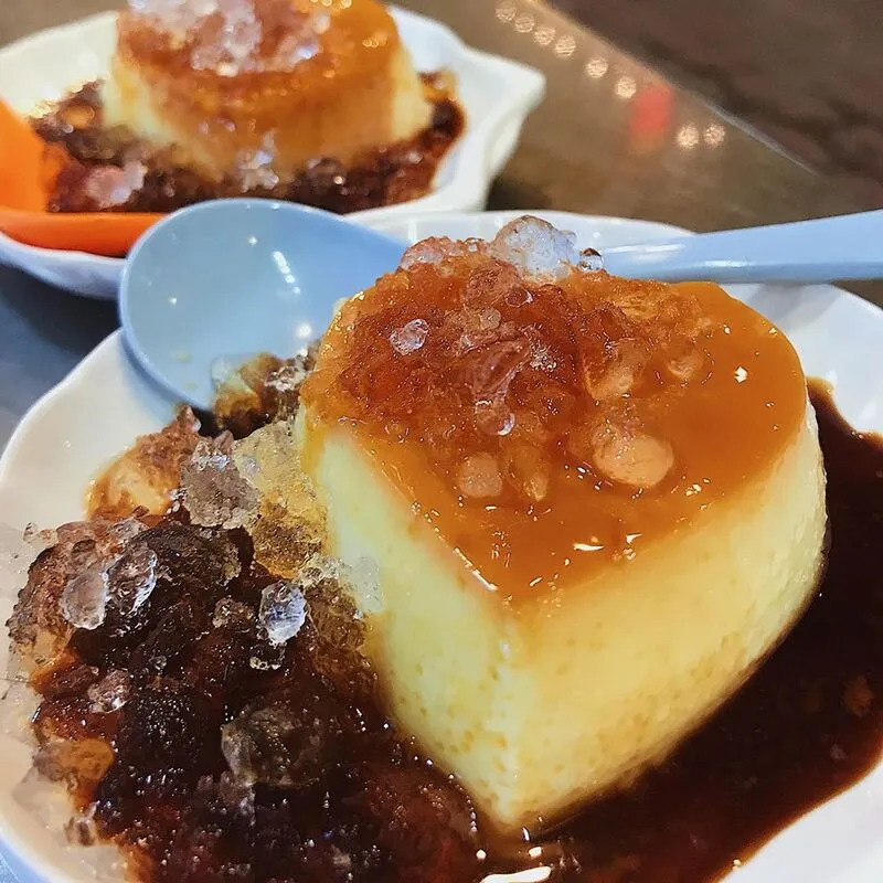 Bánh flan đông sương Nha Trang, món ăn vặt đặc sản làm nức lòng thực khách