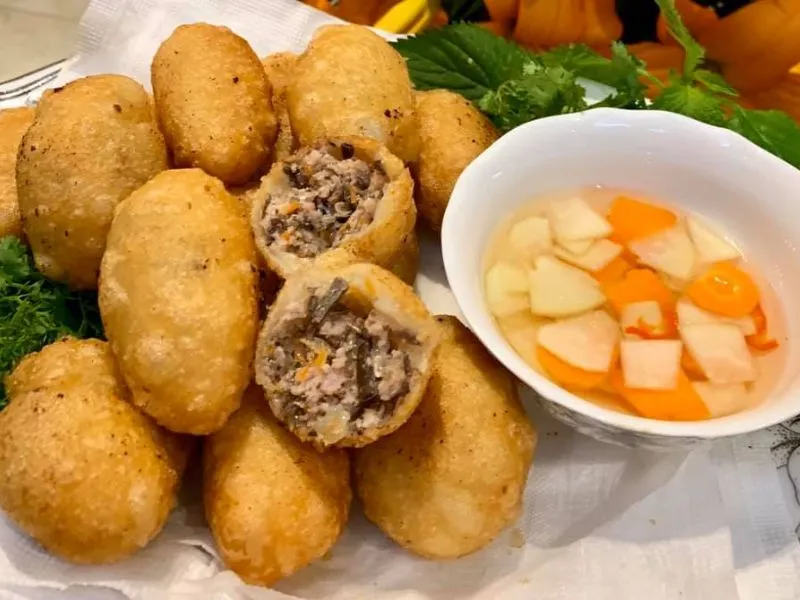 Bánh rán mặn Hà Nội, món ngon bình dị níu chân bao người