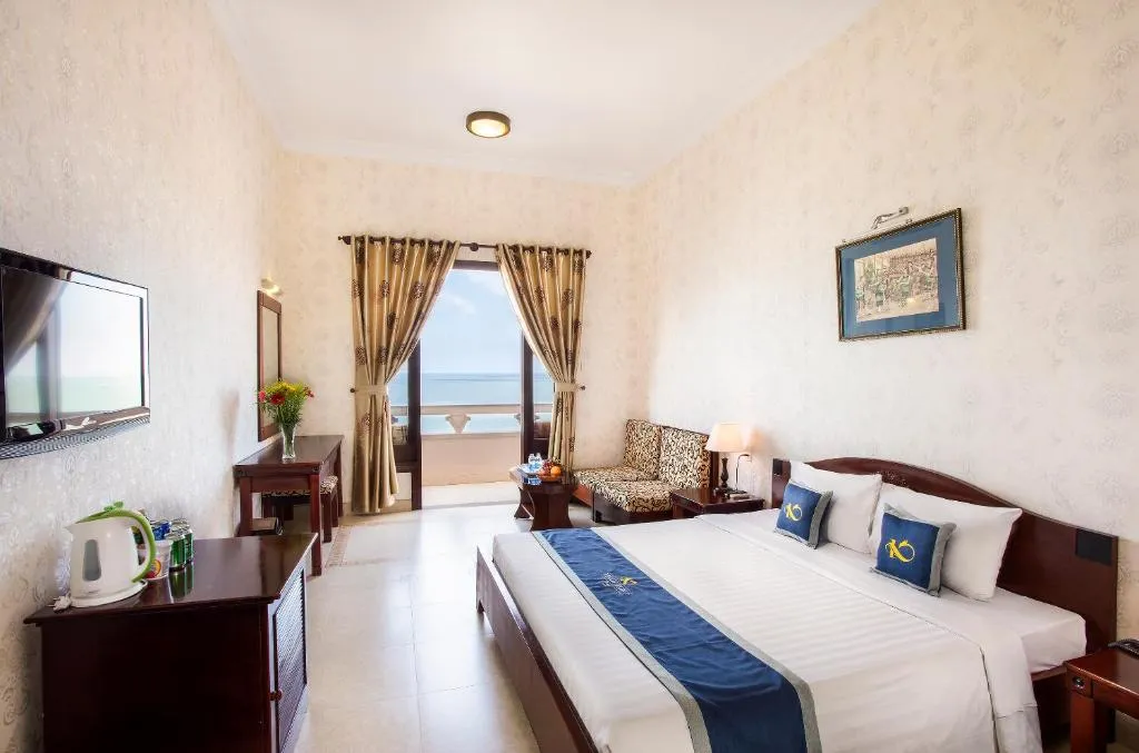 Beachfront Hotel, khách sạn nằm trên ngọn đồi hướng biển độc đáo