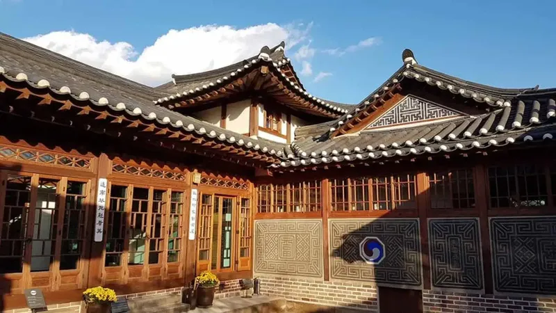 Bình yên nơi Làng Hanok Bukchon với khung cảnh nhẹ nhàng như thơ