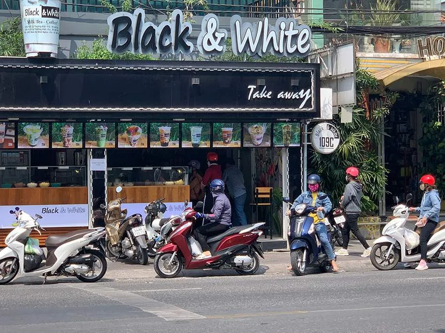 Black and White Milktea Coffee, quán cà phê với thực đơn đa dạng và hấp dẫn