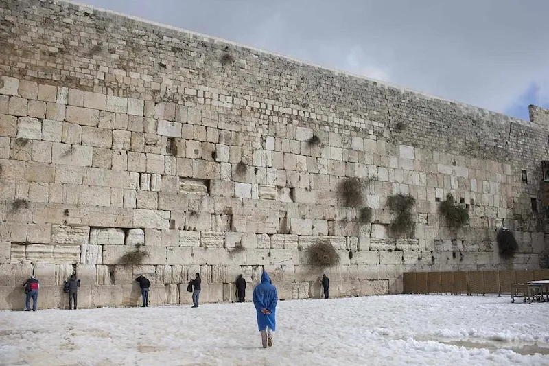 Bức tường than khóc linh thiêng của dân tộc Do Thái tại Jerusalem