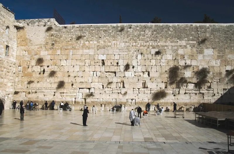 Bức tường than khóc linh thiêng của dân tộc Do Thái tại Jerusalem