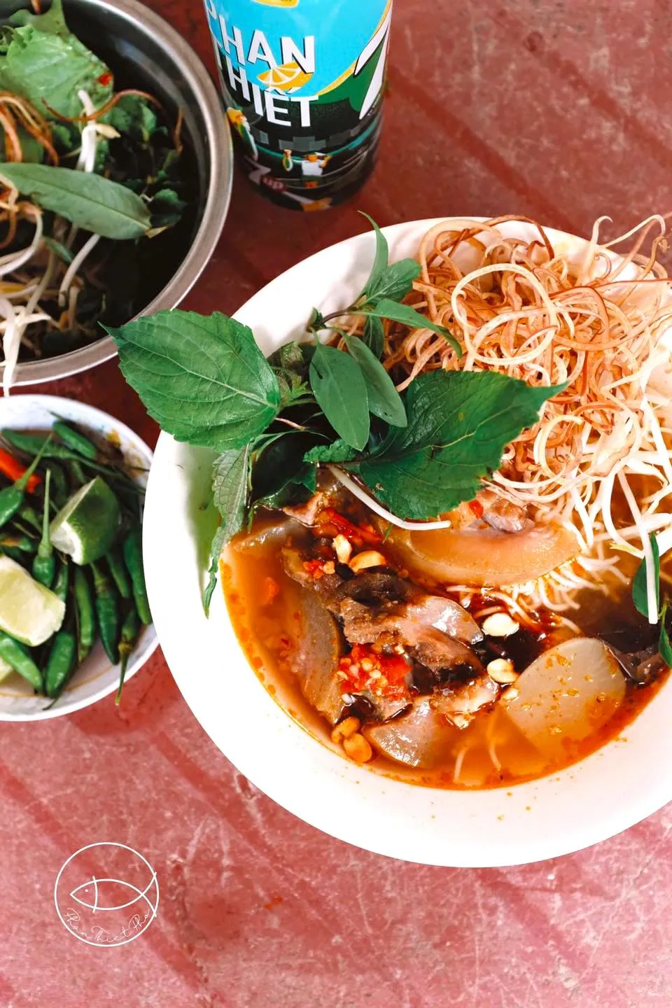 Bún bò Phan Thiết, đặc sản níu chân bao người tại phố biển