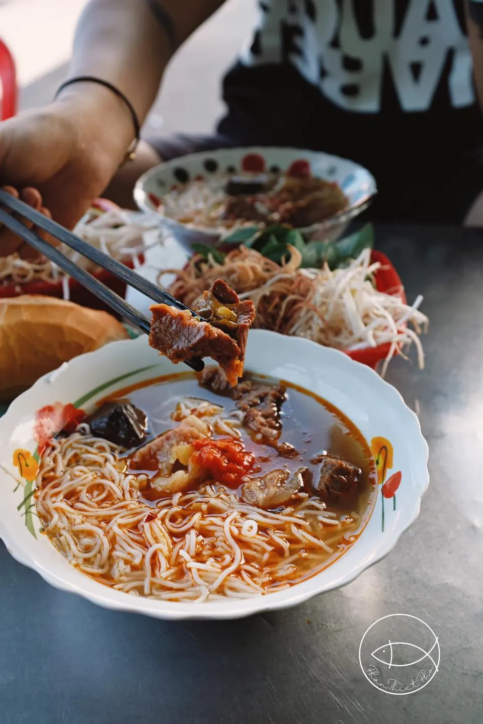 Bún bò Phan Thiết, đặc sản níu chân bao người tại phố biển