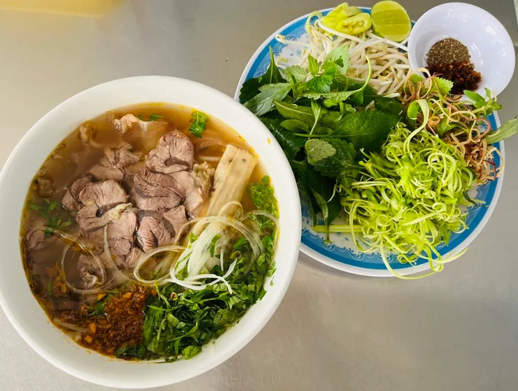 Bún bò Vũ Khánh, thu hút đông đảo thực khách bằng hương vị truyền thống