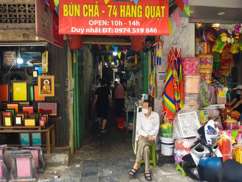 Bún chả Hàng Quạt, hương vị đặc trưng của Hà Thành