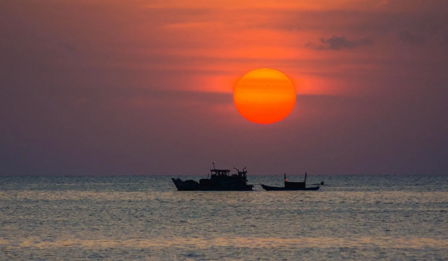 Check-in hoàng hôn Phú Quốc đẹp lịm tim như cô nàng xinh đẹp Nguyễn Thị Thuyền