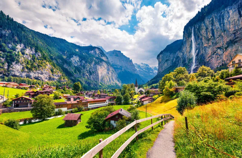 Check in làng Lauterbrunnen Thụy Sĩ thơ mộng, đẹp đắm say