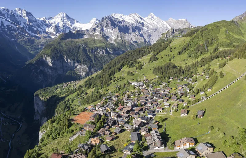 Check in làng Lauterbrunnen Thụy Sĩ thơ mộng, đẹp đắm say