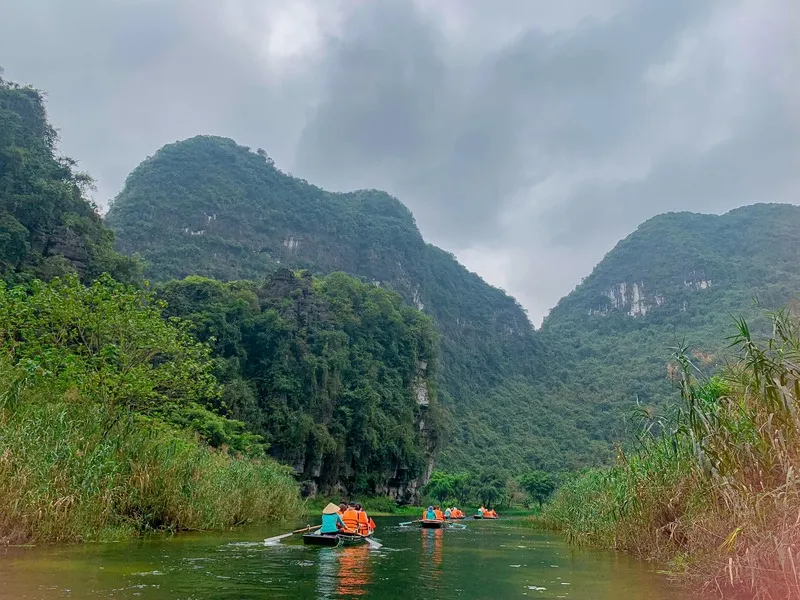 Chiêm ngưỡng Danh thắng Tràng An, vẻ đẹp trong lành tại đất cố đô