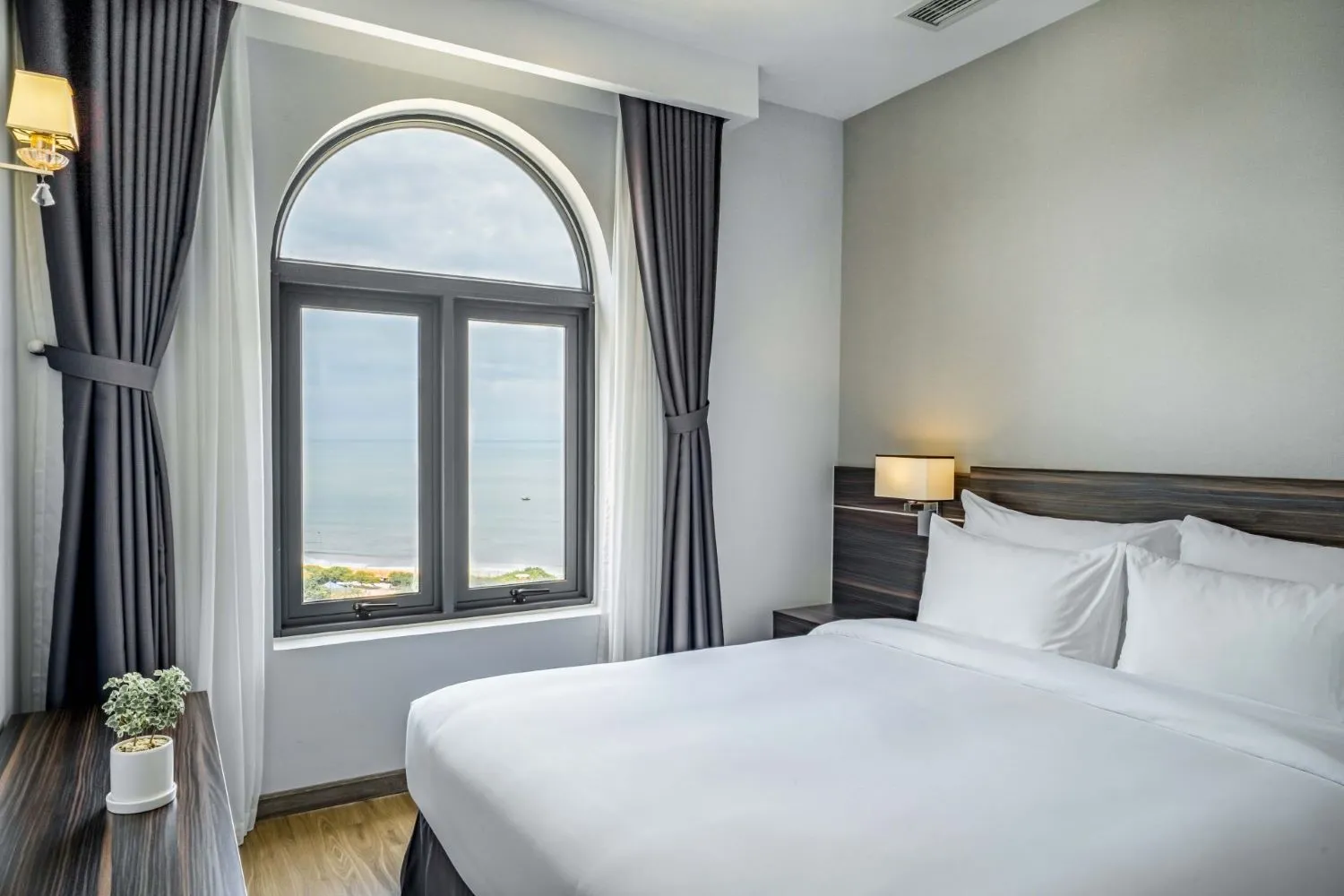 Chiêm ngưỡng The Cap Hotel, lâu đài tráng lệ tại thành phố biển Vũng Tàu