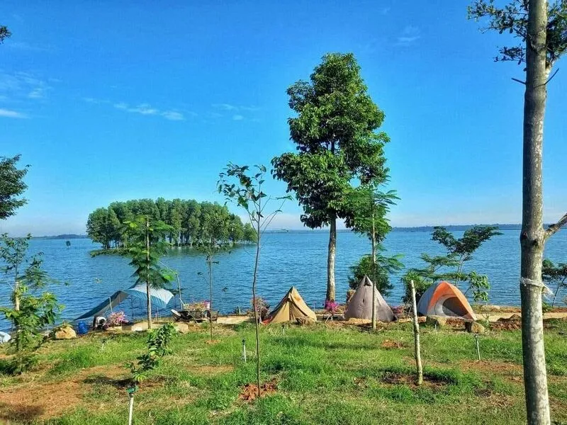 Chill cùng trải nghiệm camping Hồ Trị An cực lãng mạn