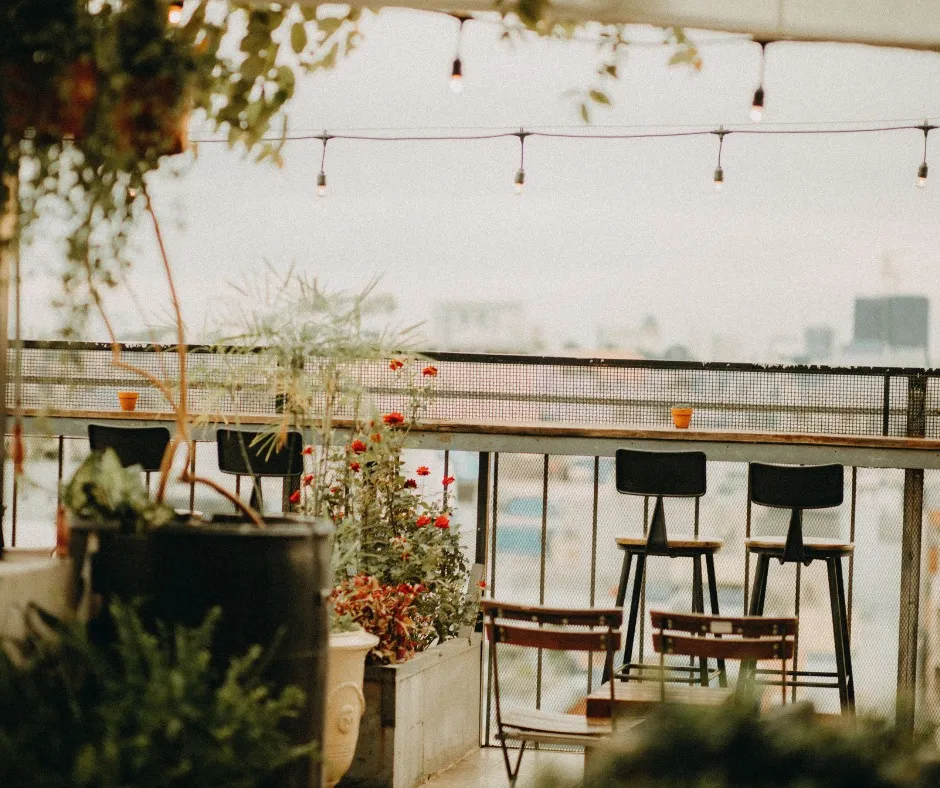 Chill hết nấc với Chạng Vạng Rooftop, khoảng bình yên giữa thành phố nhộn nhịp