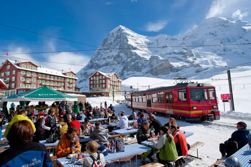 Chinh phục Jungfrau, nóc nhà hùng vĩ của châu Âu