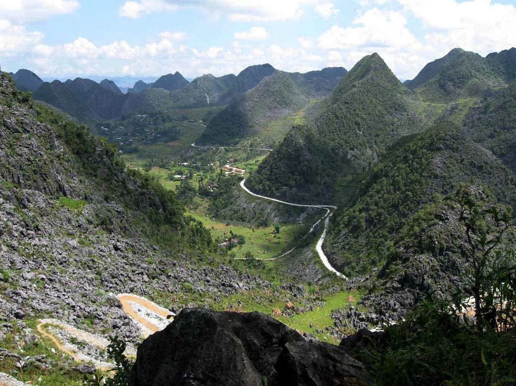 Chinh phục những bản làng Hà Giang cùng hội cạ cứng