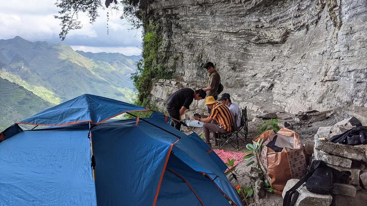 Chinh phục Vách đá trắng Hà Giang – Vách đá trên Đèo Mã Pí Lèng