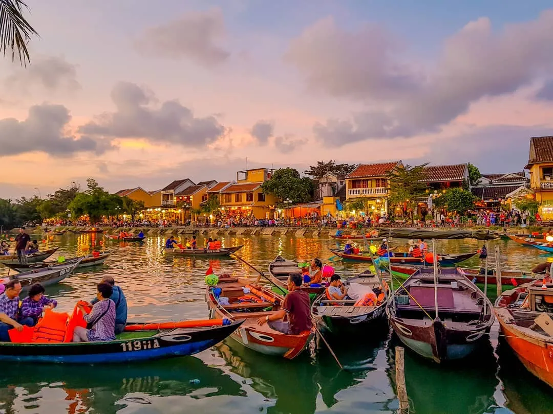 Chợ đêm Nguyễn Hoàng Hội An – Khu chợ đêm nhộn nhịp nhất đô thị cổ