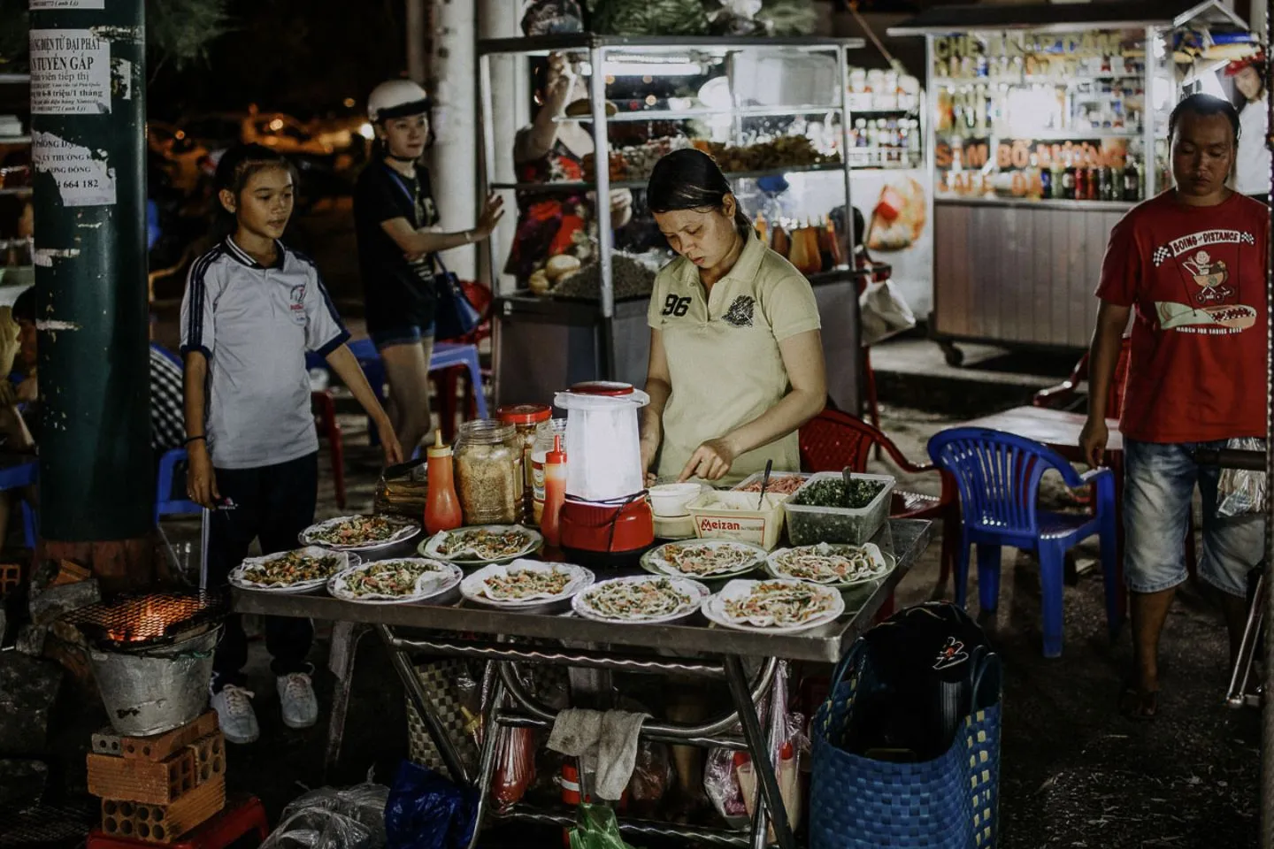 Chợ đêm Phú Quốc (chợ đêm Bạch Đằng) – Thế giới ẩm thực nhộn nhịp khi đêm về