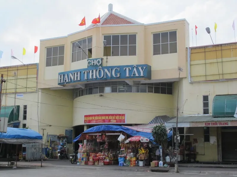 Chợ Hạnh Thông Tây, thủ phủ thời trang giá rẻ ngay tại Sài Gòn