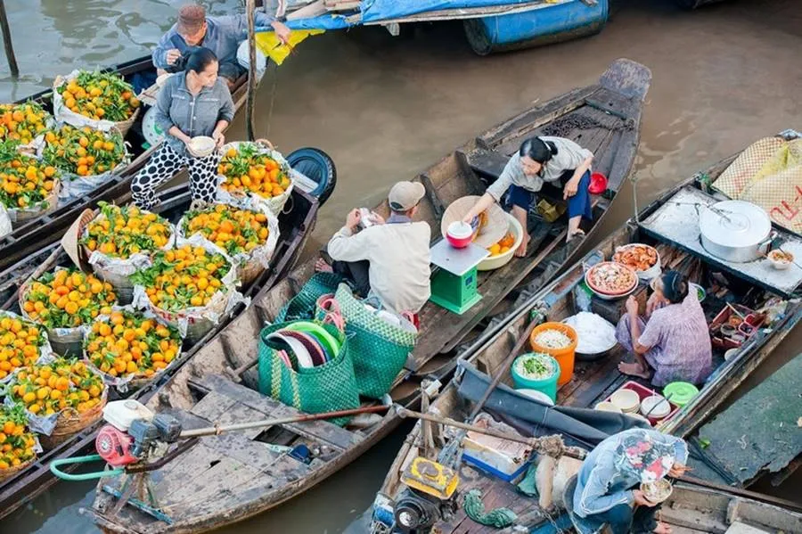 Chợ nổi Cà Mau, nét độc đáo của miền Tây sông nước