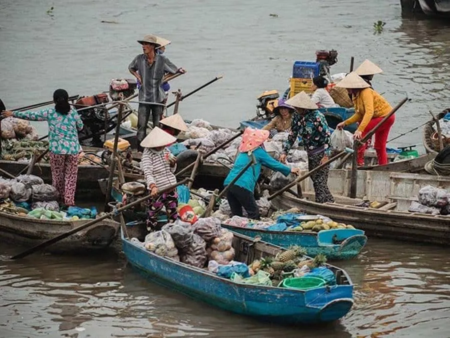 Chợ nổi Cà Mau, nét độc đáo của miền Tây sông nước