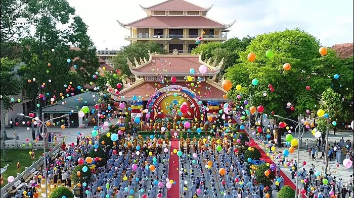 Chùa Hoằng Pháp – Địa điểm linh thiêng gắn liền với tâm hồn Sài Gòn