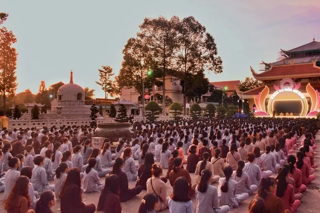 Chùa Hoằng Pháp – Địa điểm linh thiêng gắn liền với tâm hồn Sài Gòn