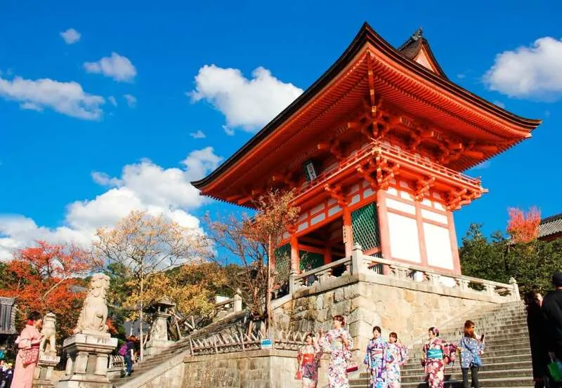 Chùa Kiyomizu-dera độc đáo, vũ đài bên vách núi Kyoto