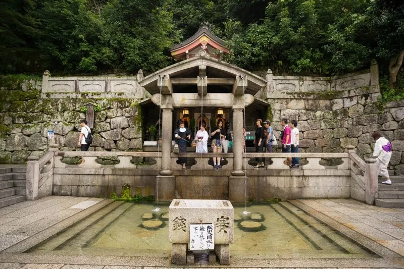 Chùa Kiyomizu-dera độc đáo, vũ đài bên vách núi Kyoto